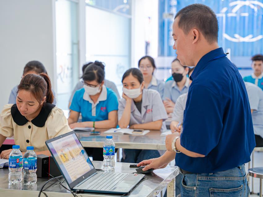 Prioritizes Workplace Safety 10